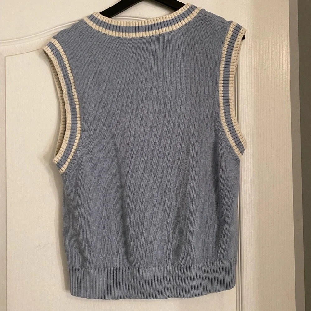 TNA light pale blue v neck sweater vest NWOT - Picture 3 of 3